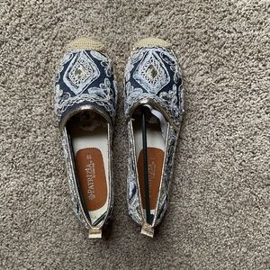 Patrizia by Spring Step Agleam-Skym Blue Embroidered Eapadrille Loafer size 39